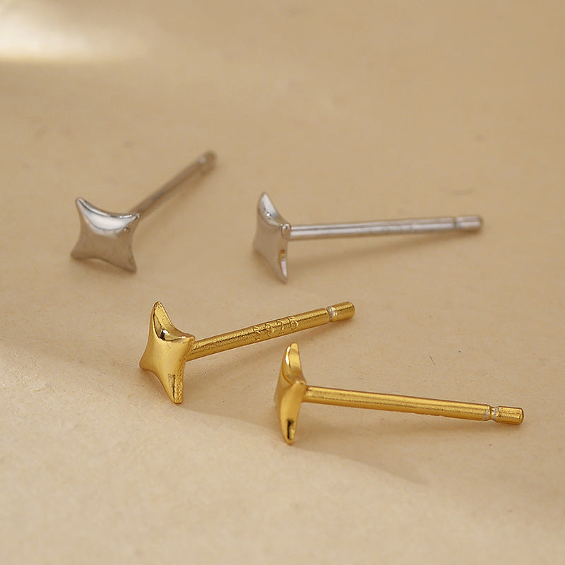 JUSSAN Star Minimal Sterling Silver Earrings