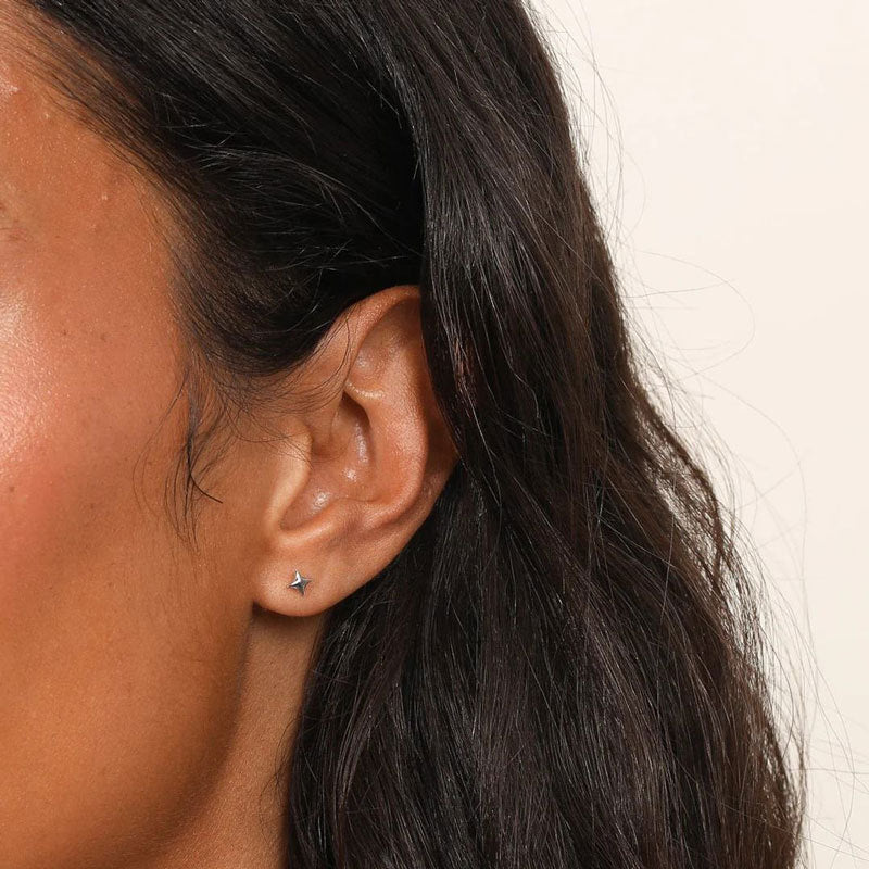 JUSSAN Star Minimal Sterling Silver Earrings