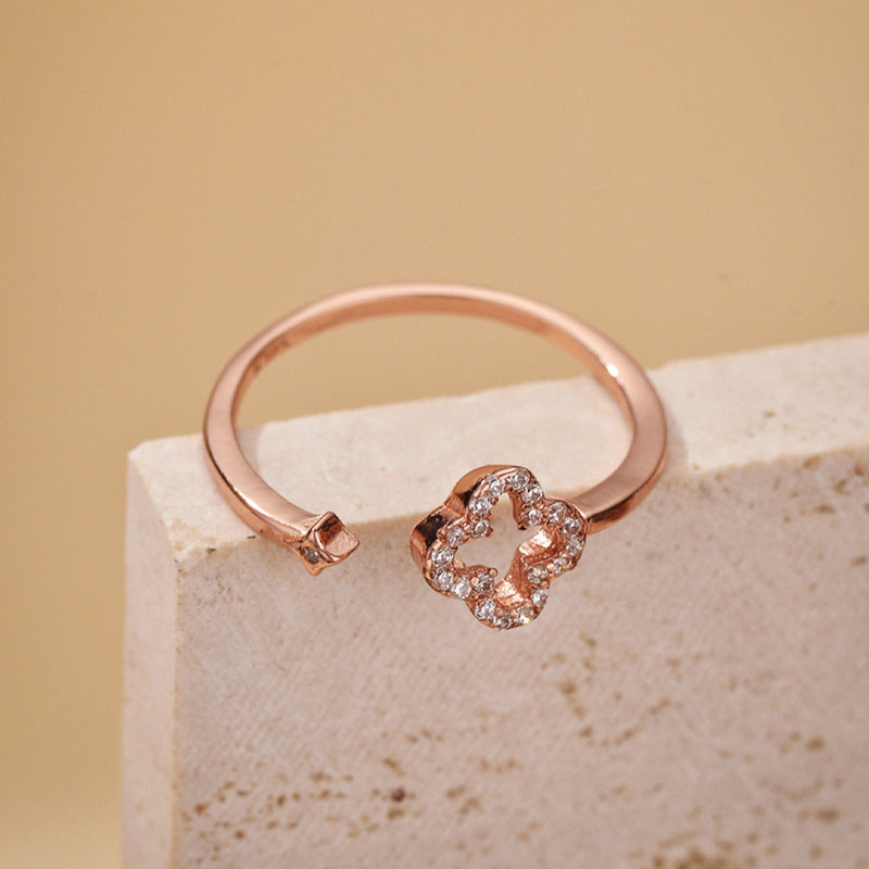 JUSSAN Clover Pave Sterling Silver Ring