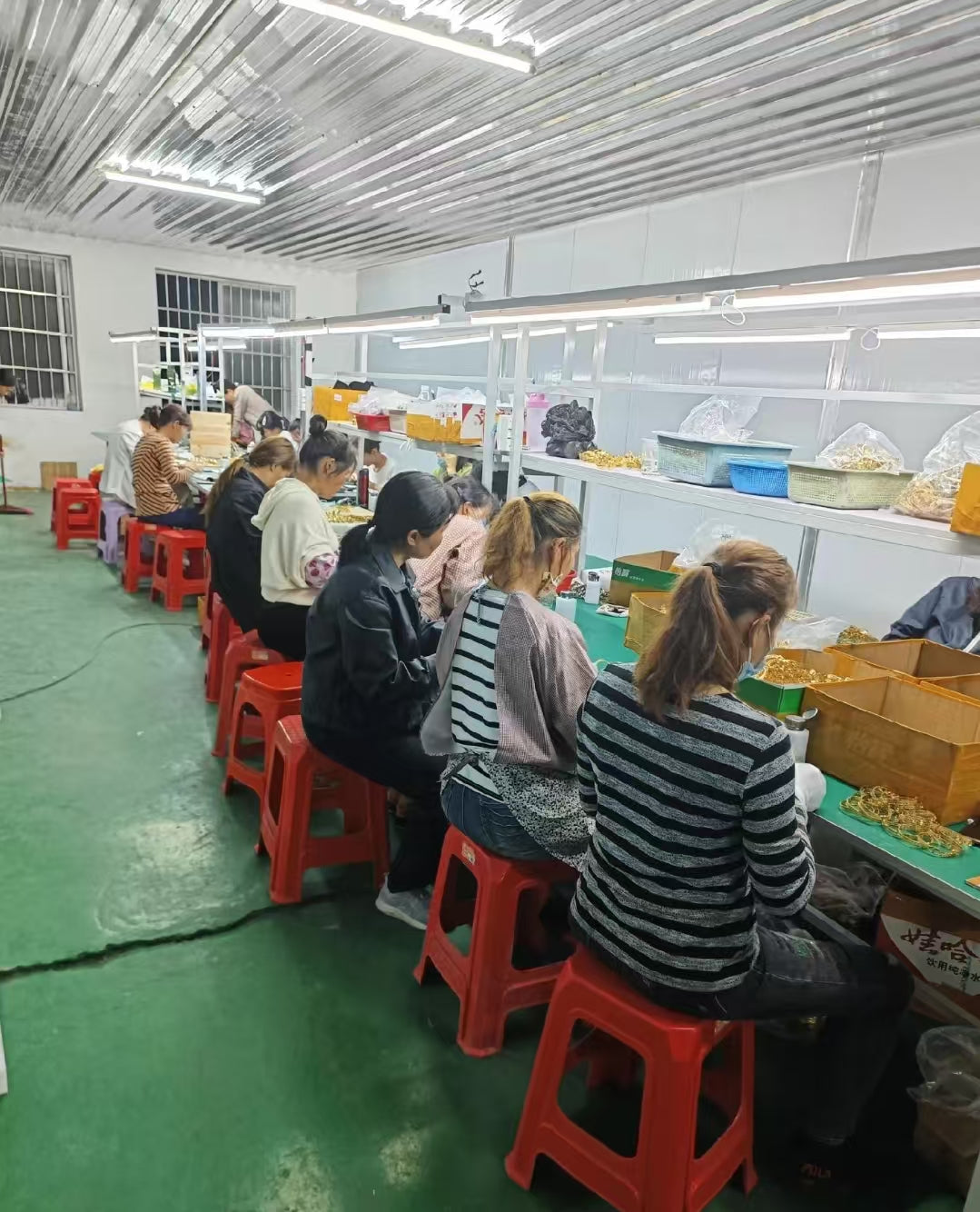 JUSSAN jewelry assembly bench
